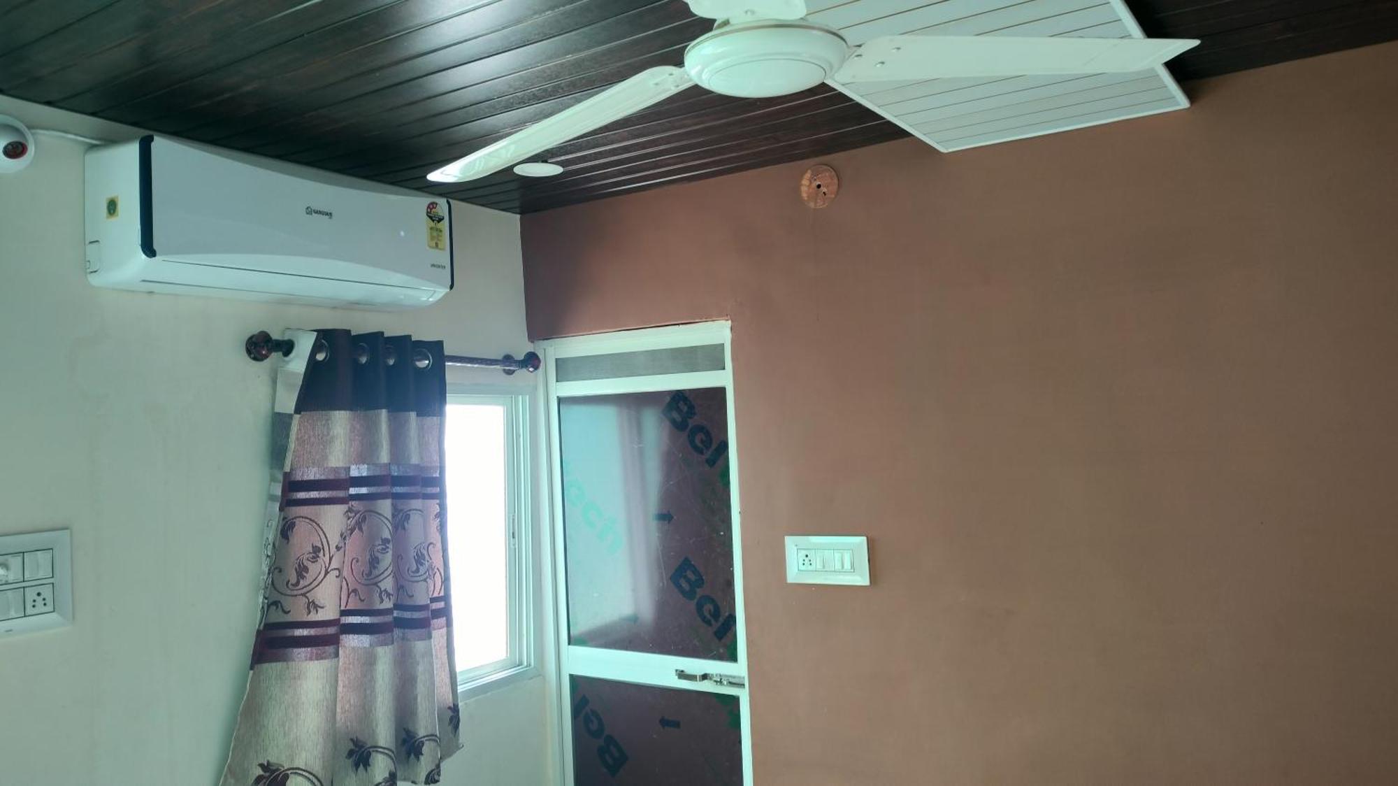 Kailash Kuti Guest House Ujjain Δωμάτιο φωτογραφία